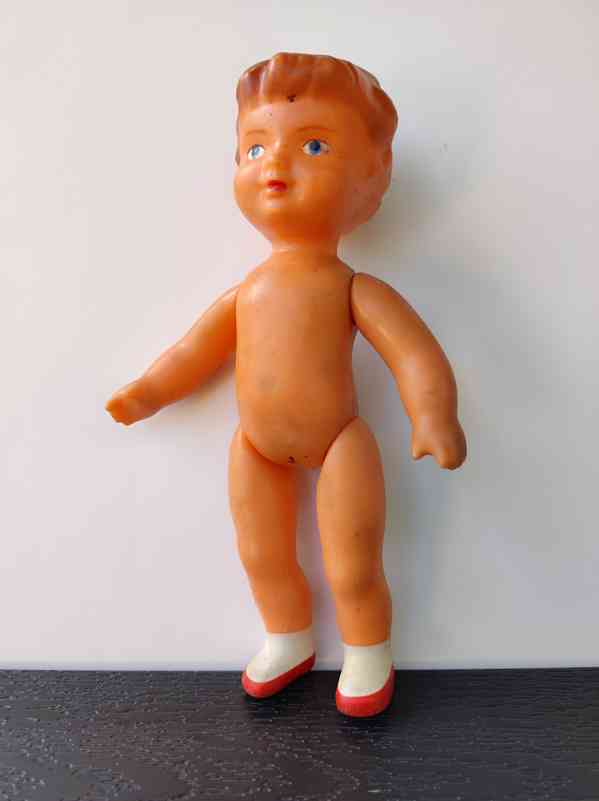 Retro dětská panenka
