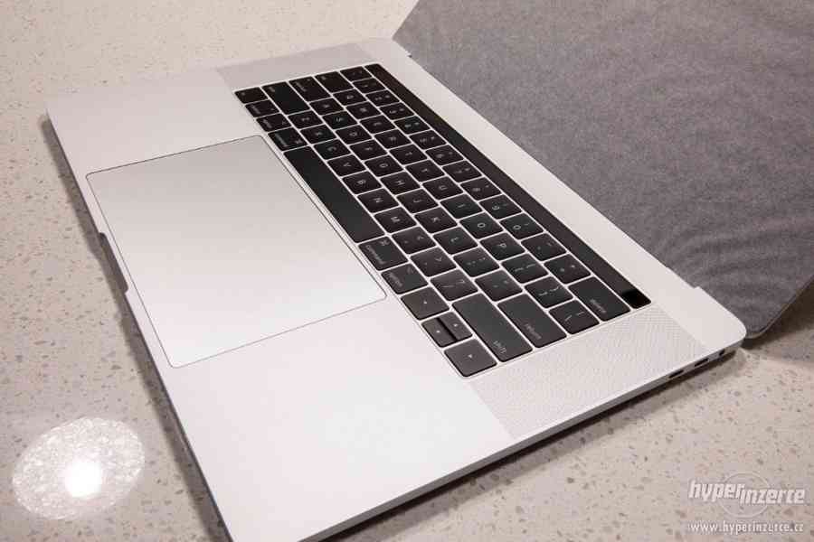 Nový-Apple-MacBook-Pro-13-Touch-Bar-amp-Touch-ID-256GB-SSD-2 - foto 2