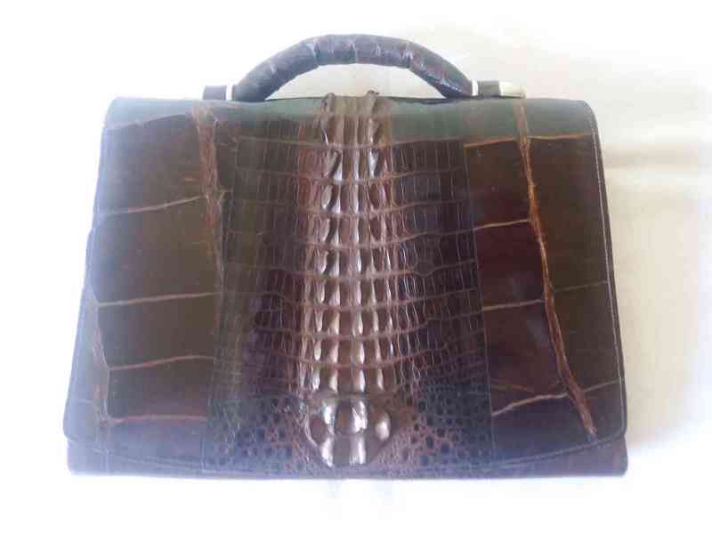 Starožitná kabelka z krokodýlí kůže