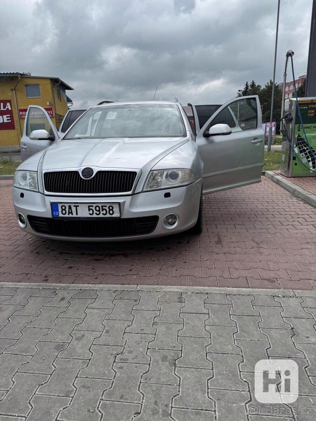 Škoda Octavia 2,0   Škoda Oktavia - foto 1