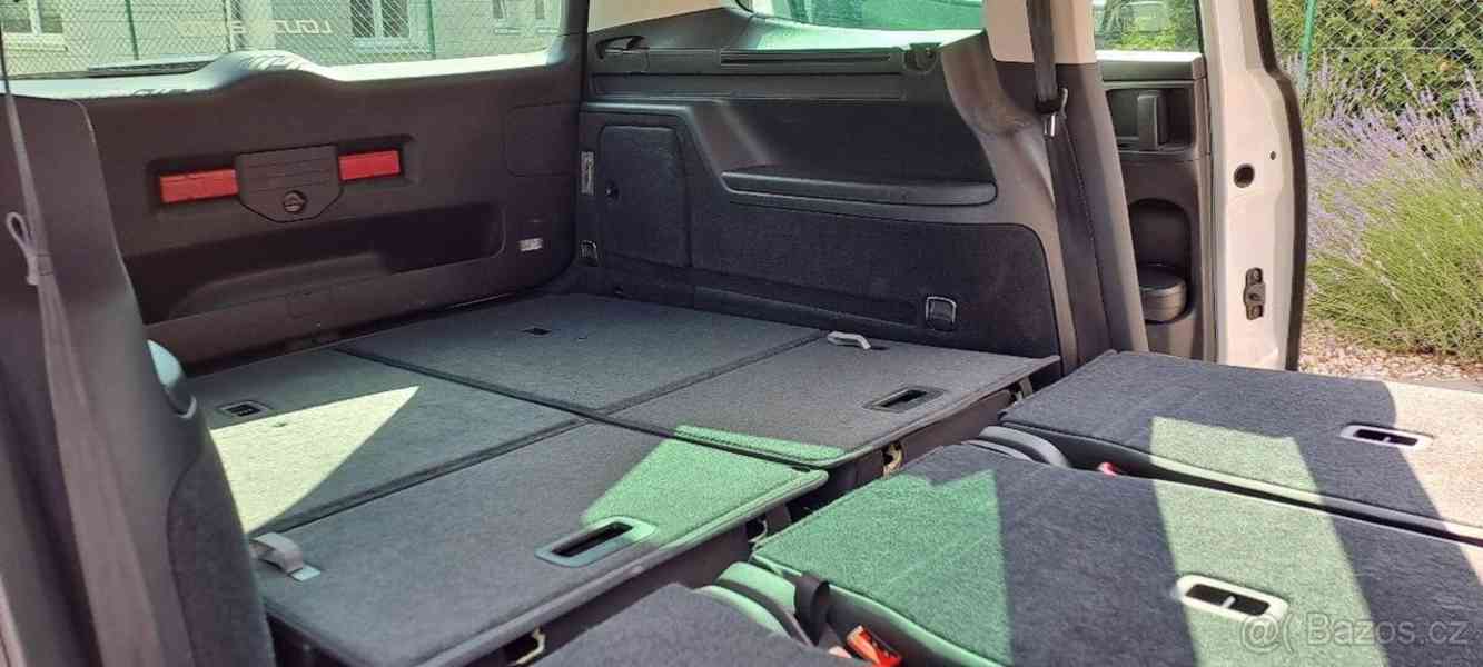 Volkswagen Sharan DSG 7místný - foto 13