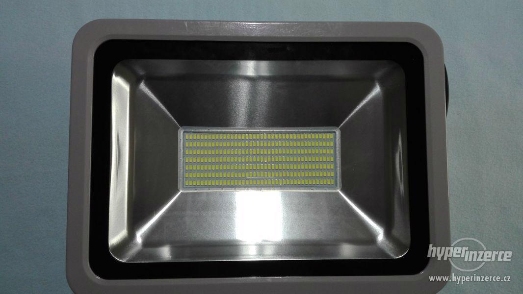 LED halogen světlo 150W - foto 2