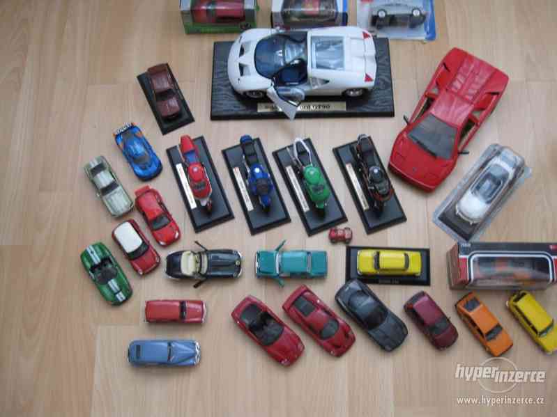 modely aut, např.: TATRA, Škoda, VOLHA a motorek BMW, atd... - foto 1