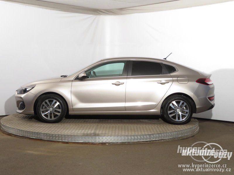 Hyundai i30 Fastback 1.0 T-GDI 88kW 1.0, benzín, vyrobeno 2017 - foto 3