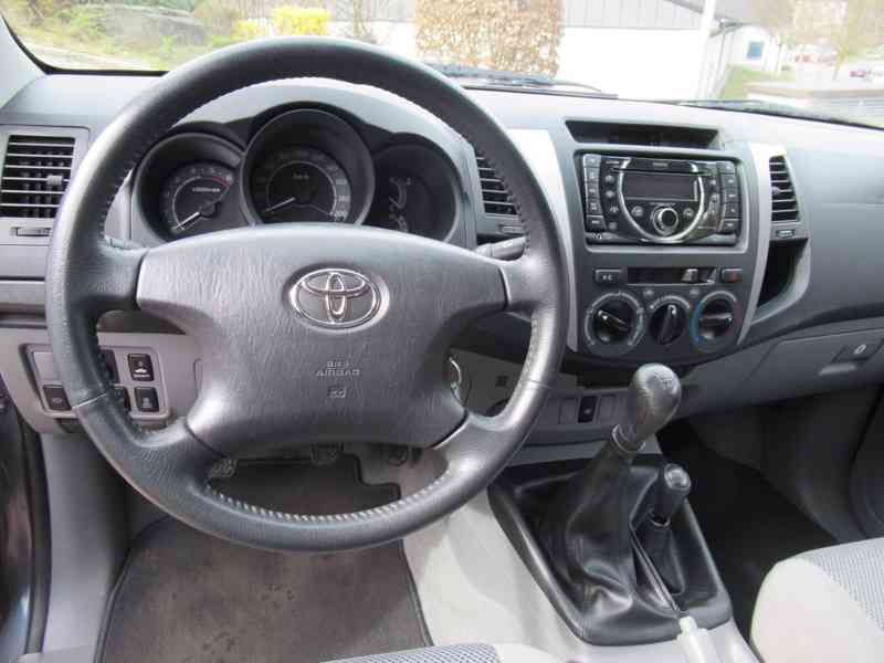 Toyota Hilux 2.5 D-4D Extra Cab 4x4 106kw - foto 6