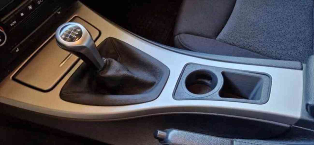 BMW Řada 3 e91 318i Touring - foto 15