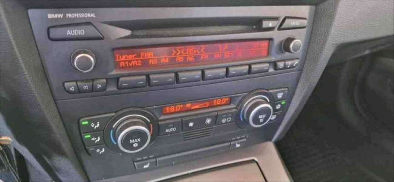 BMW Řada 3 e91 318i Touring - foto 16