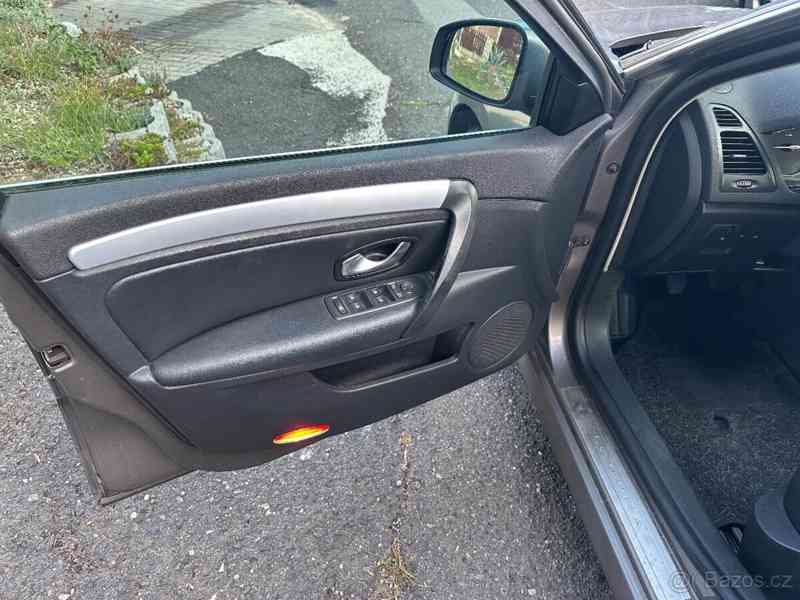 Renault Laguna 2,0   III dCi 127 kW, 189 tis. - foto 7