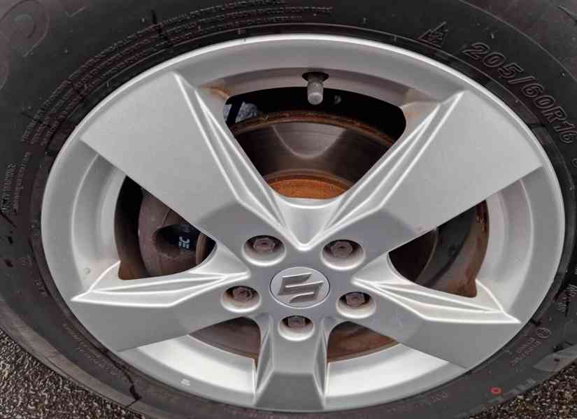 Suzuki SX4 1,6i 4x4 benzín 88kw - foto 16