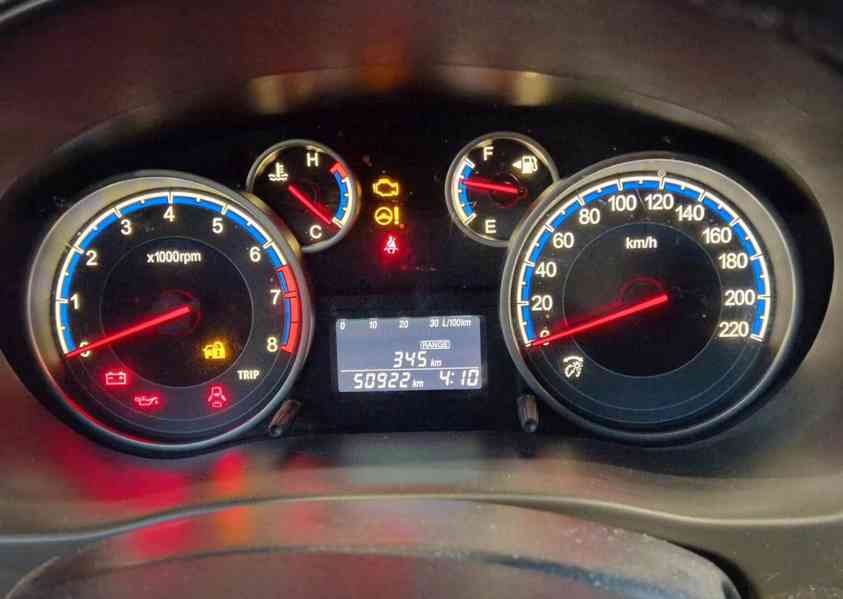 Suzuki SX4 1,6i 4x4 benzín 88kw - foto 12