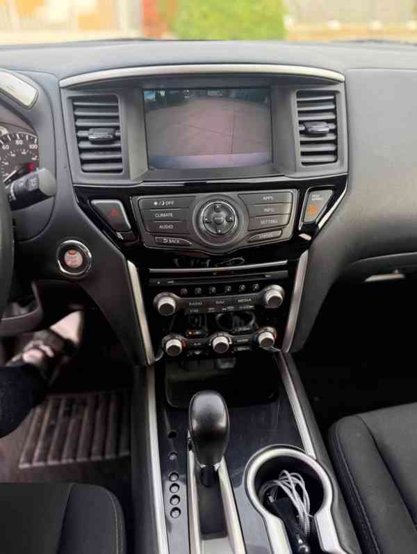 Nissan Pathfinder SV 3.5i benzín 212kw - foto 16