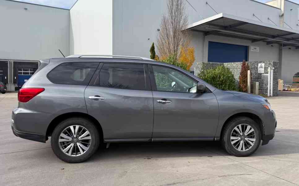 Nissan Pathfinder SV 3.5i benzín 212kw - foto 8