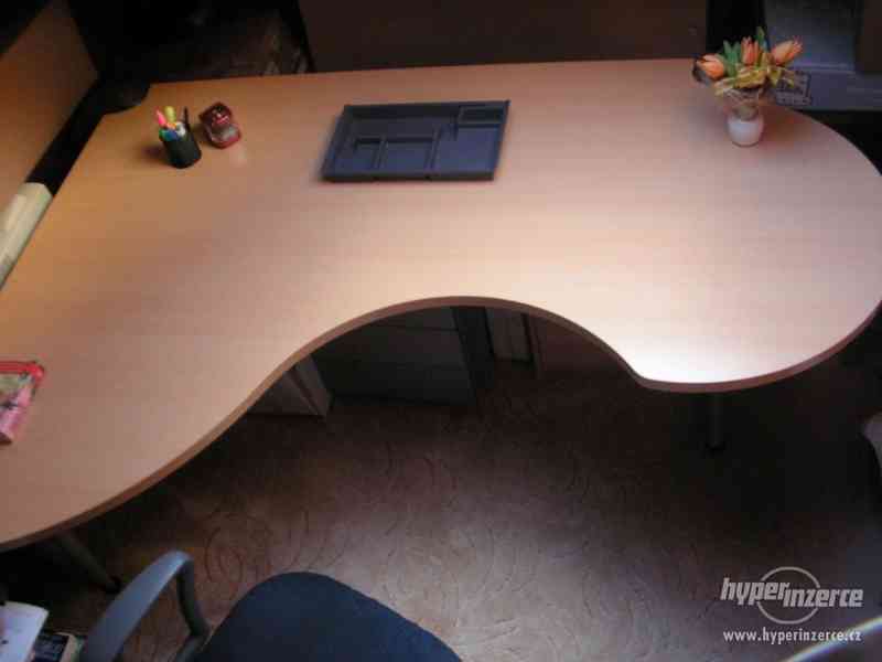 Velký psací / kancelářský stůl - foto 3