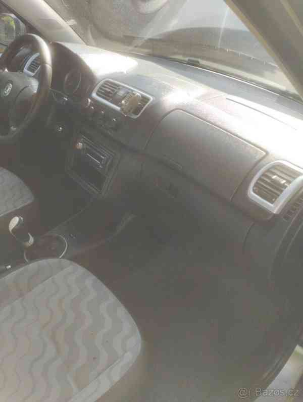 Škoda Fabia 1,2   I.44KW,M.2008 STK2026 - foto 11