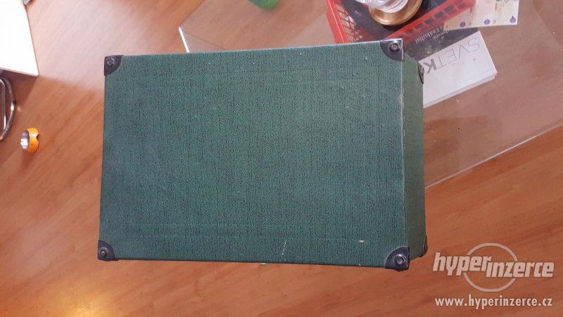 Gramofon His Master's Voice Portable 101 + 4 ks desek - foto 3