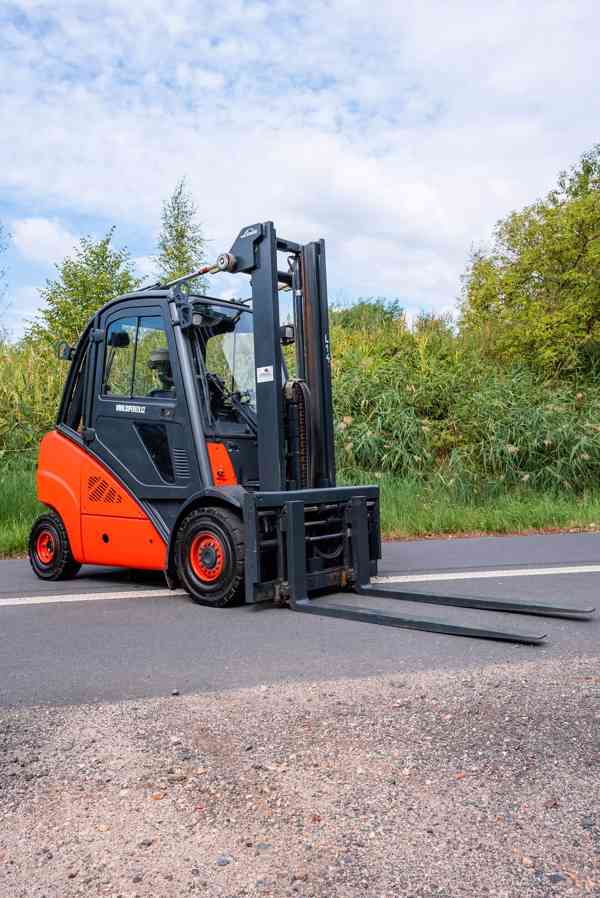 Vysokozdvižný vozík Linde H35T-01 - foto 10
