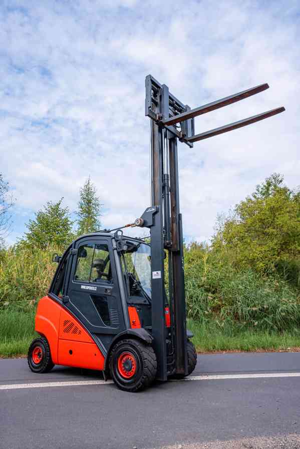 Vysokozdvižný vozík Linde H35T-01 - foto 4