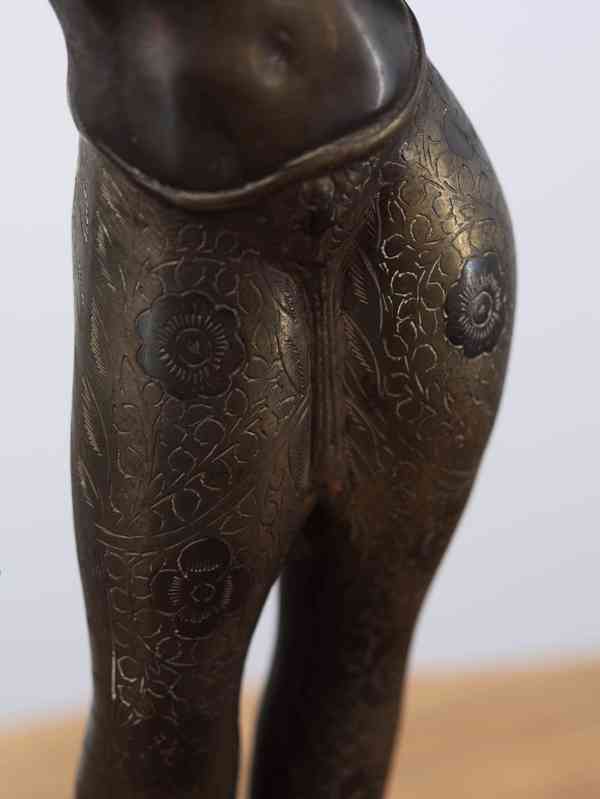 Bronzová chrámová socha na lotosovém podstavci, Indie - foto 7