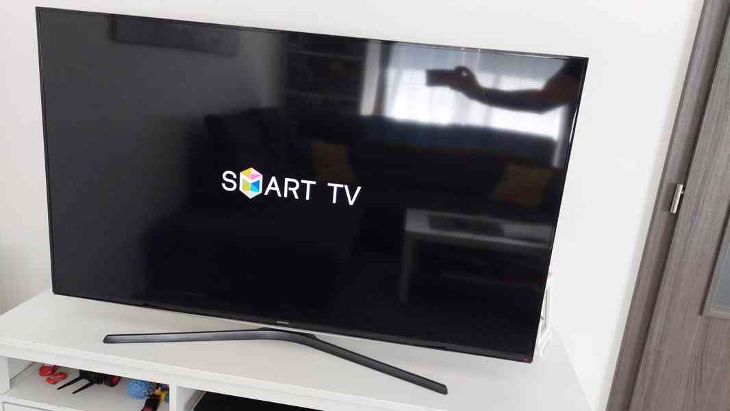 Smart TV Samsung 55" FullHD 100Hz - perfektní stav - foto 3