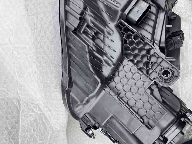 predni svetlo vw touareg 18-23 prave pravy 082 - foto 14