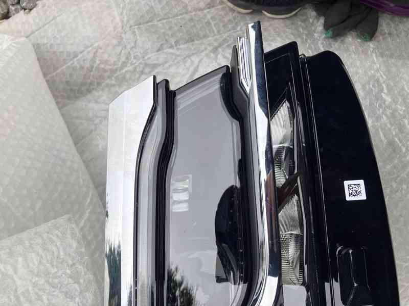 predni svetlo vw touareg 18-23 prave pravy 082 - foto 2