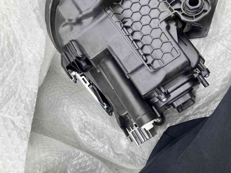 predni svetlo vw touareg 18-23 prave pravy 082 - foto 13