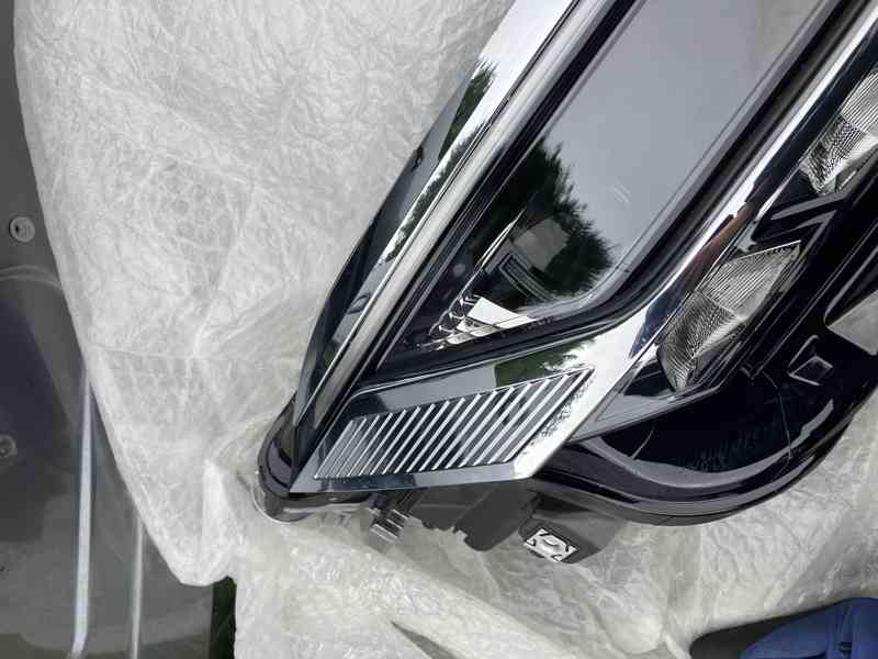 predni svetlo vw touareg 18-23 prave pravy 082 - foto 4