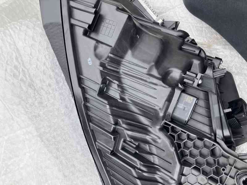 predni svetlo vw touareg 18-23 prave pravy 082 - foto 15