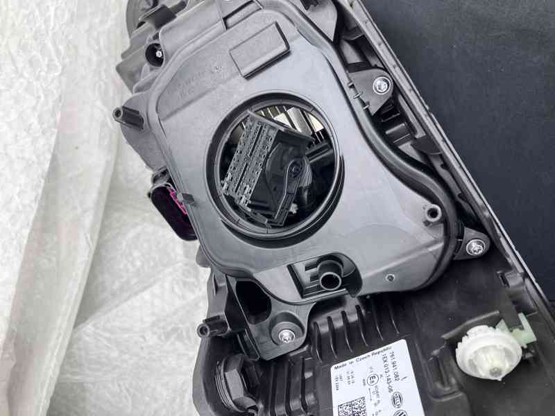predni svetlo vw touareg 18-23 prave pravy 082 - foto 10