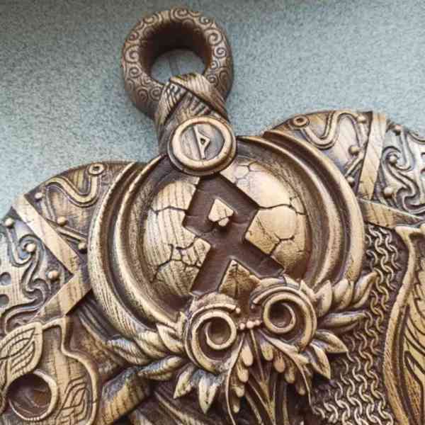 Nástěnná dekorace Thor's Hammer: Dřevěný basreliéf severské  - foto 3