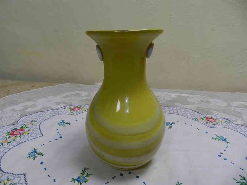 Zajímavá stará autorská žlutá krémová Váza