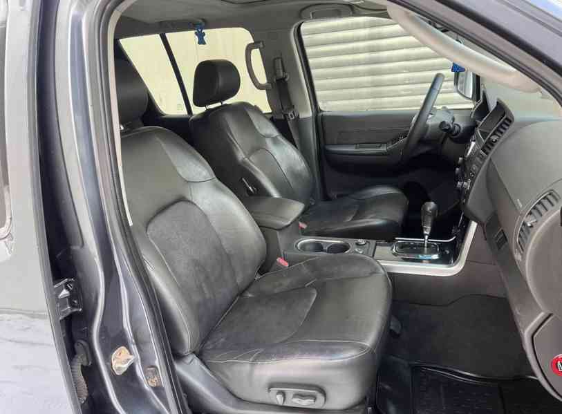 Nissan Pathfinder 3.0 dCi LE 170kw - foto 12