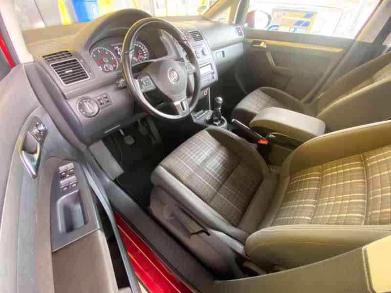 Volkswagen Touran Cross 2.0 TDI 103kw - foto 9