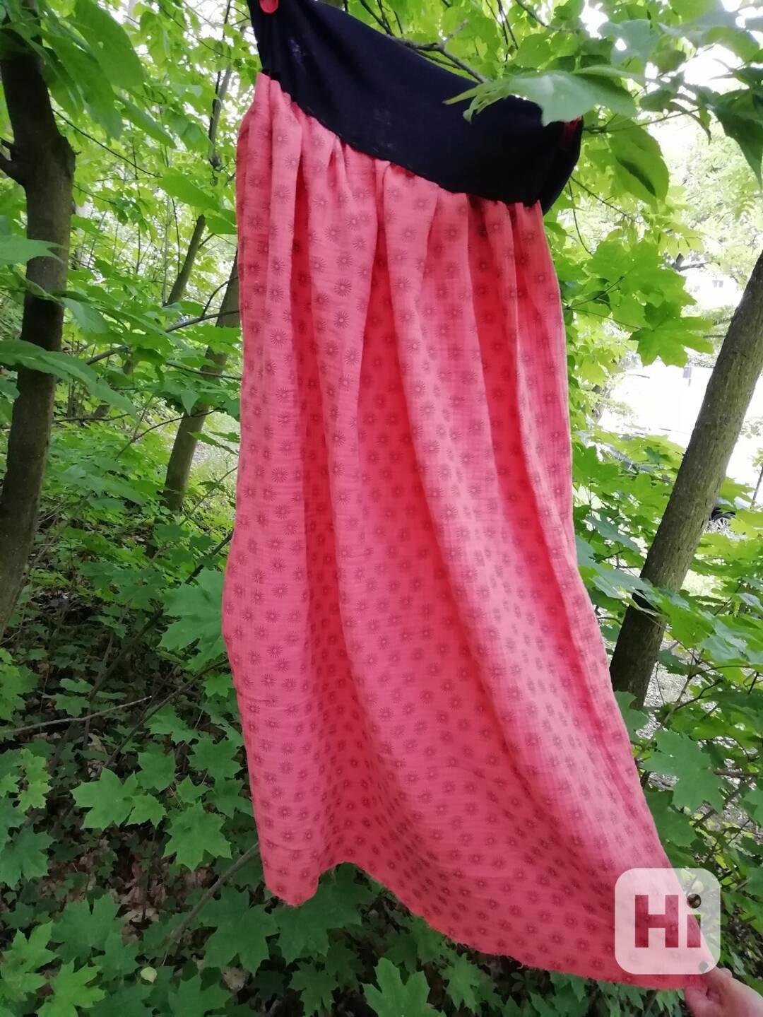 Nová dlouhá šitá sukně - šedé kytičky na lososové Vel. M - foto 1