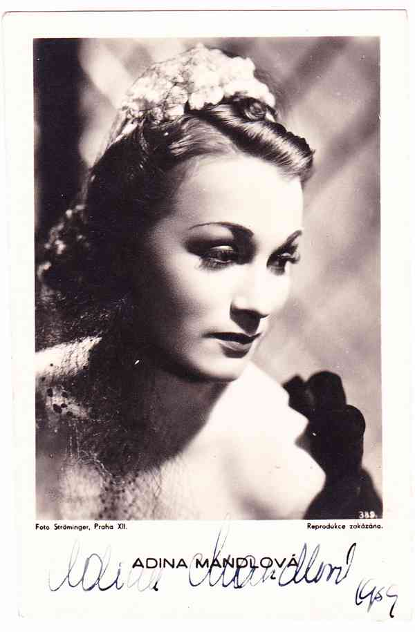 Adina Mandlová – propagační portrét z roku 1939 - foto 1