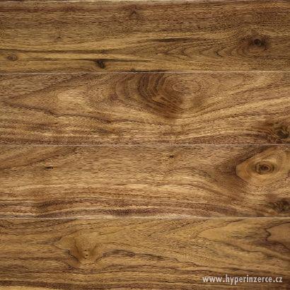 Výprodej dřevěná masivní podlaha Ořech americký, Lak - foto 1