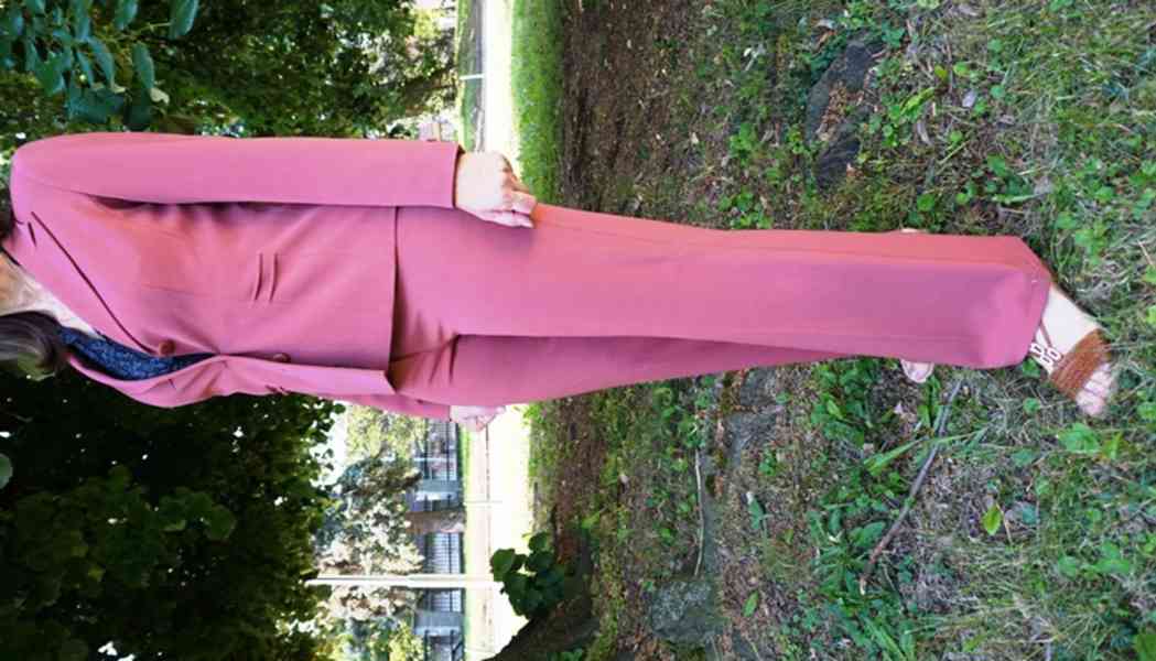 Kalhotový kostým starorůžová barva - foto 1