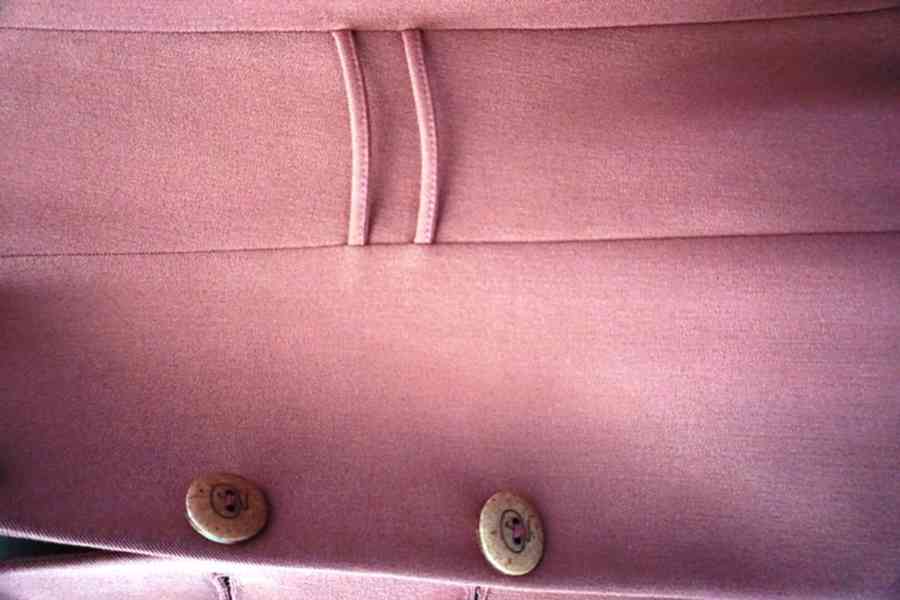 Kalhotový kostým starorůžová barva - foto 7