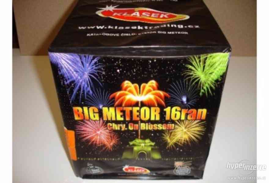 Pyrotechnika Kompakt 16ran / 50mm BIG Meteor RW - foto 1