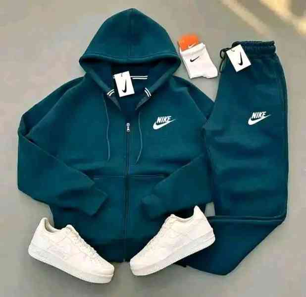 Oblečení Nike k dispozici ve velkém i po jednotlivých kusech - foto 3