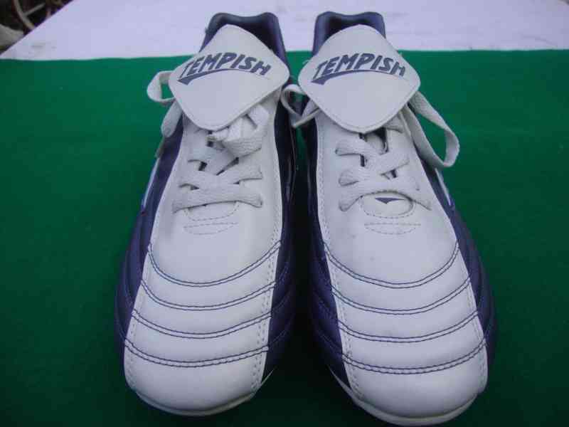 Nové kopačky Tempish Calibra vel.44 na trávu plastové špunty - foto 2