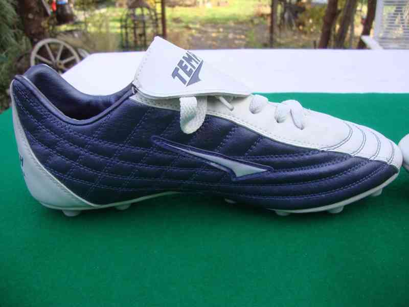 Nové kopačky Tempish Calibra vel.44 na trávu plastové špunty - foto 15