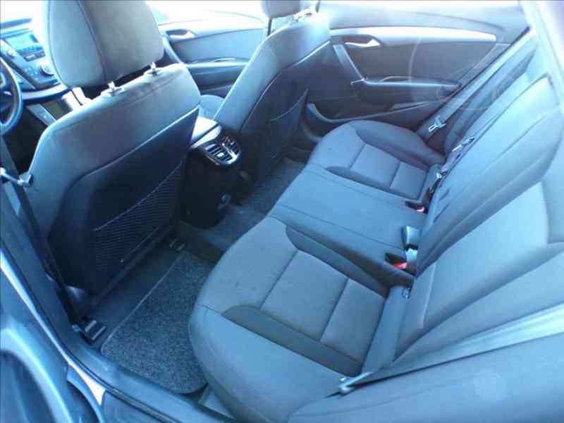 Hyundai i40 1,6 GDI - foto 10