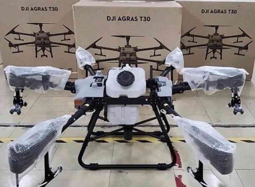 DJI Agras T30 Combo mezőgazdasági drón 3 akkumulátorral és t - foto 2