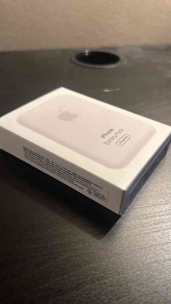 Magnetická bezdrátová nabíječka pro iPhone  - foto 4