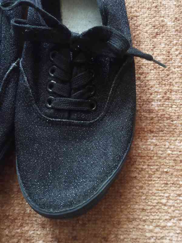 černé lehké boty - foto 2