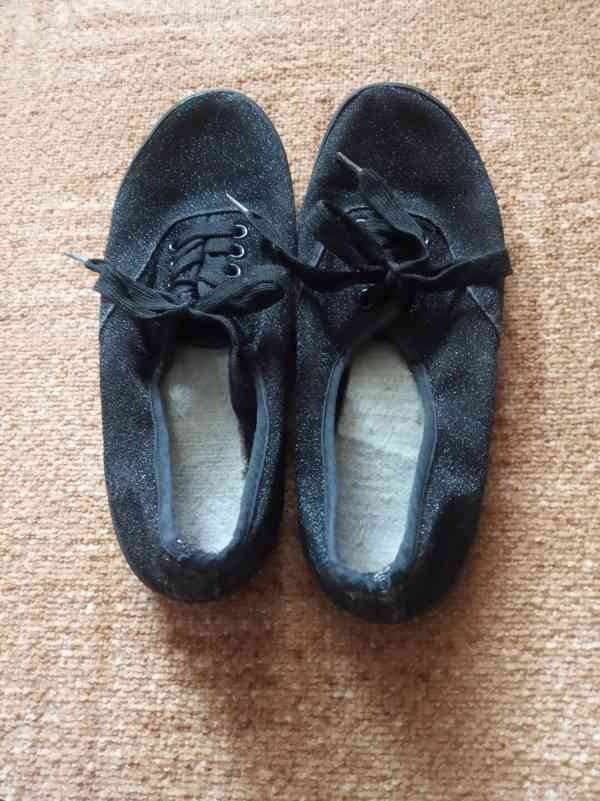 černé lehké boty - foto 3
