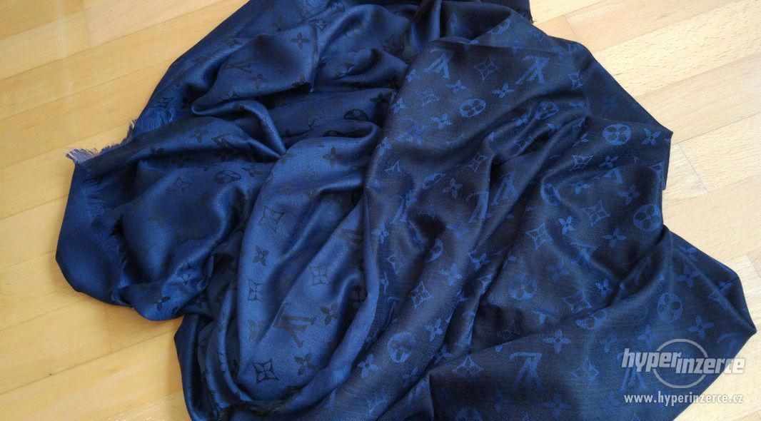 Modrý šátek LV (Louis Vuitton) - foto 1