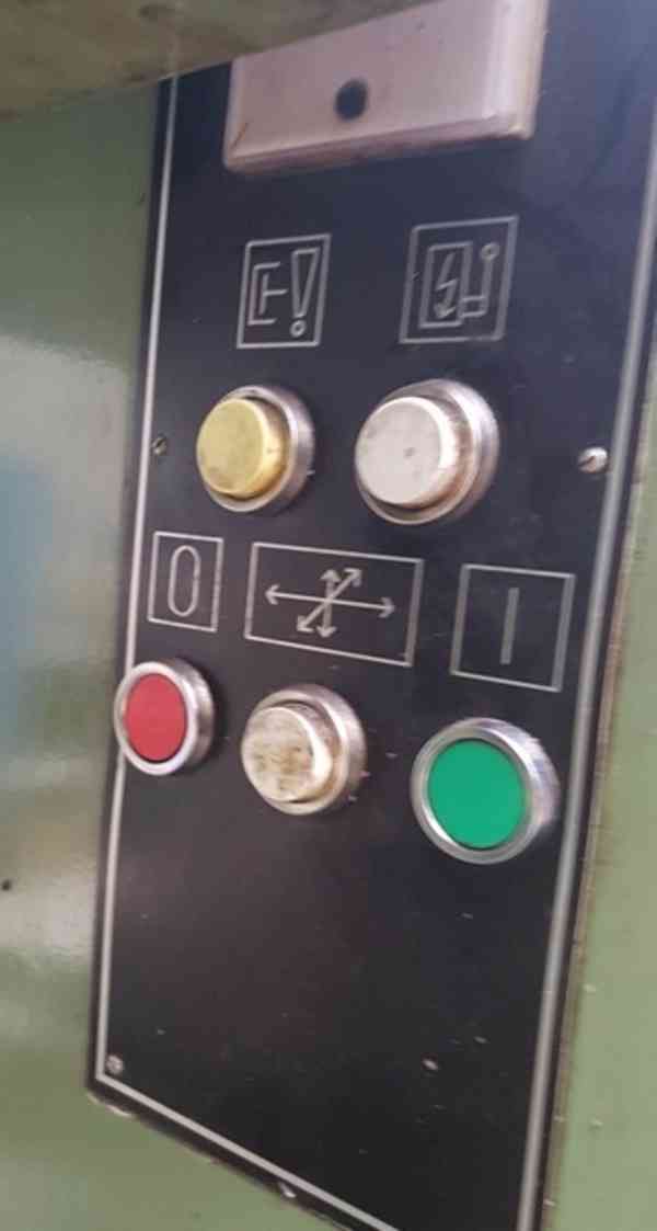 Frézka konzolová se souvislým řízením FGS 32 CNC (11412.) - foto 9