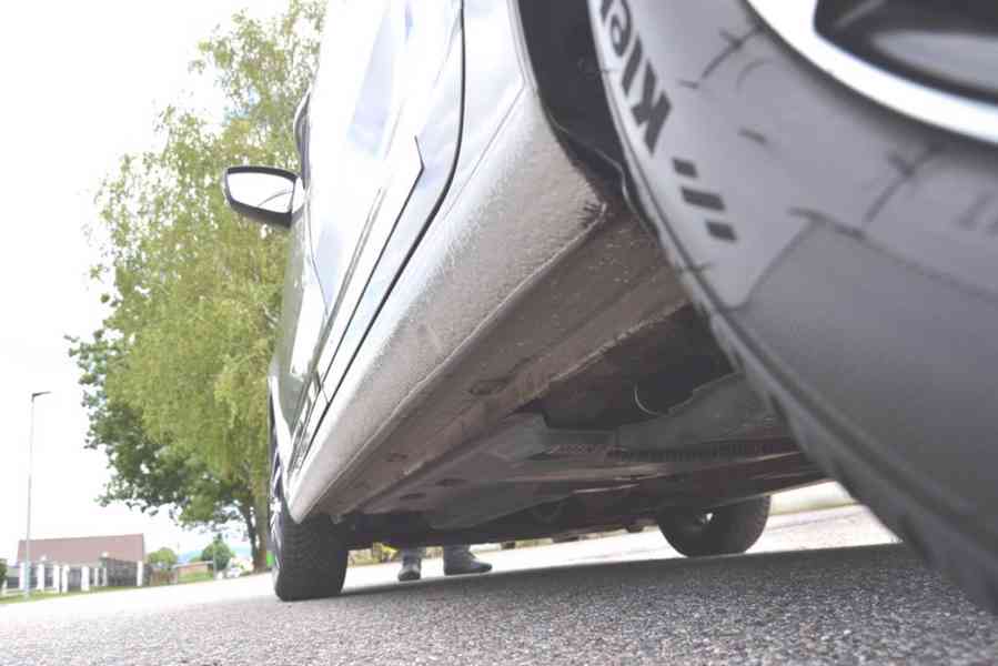 Škoda Rapid 1.2 TSI 66kW Ambition - foto 16
